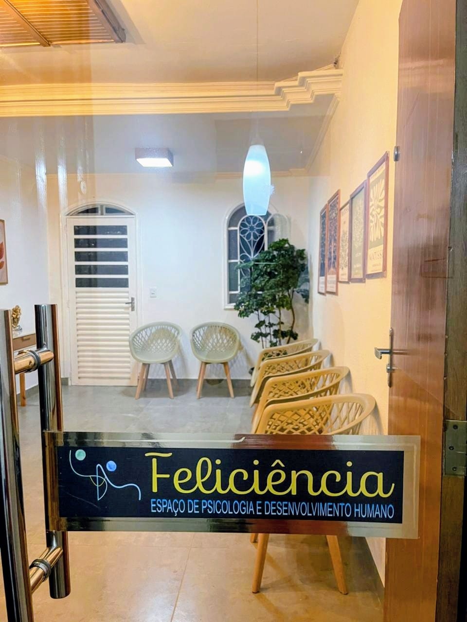 Entrada da Clínica Feliciência, psiquiatria e psicologia em Sobradinho DF